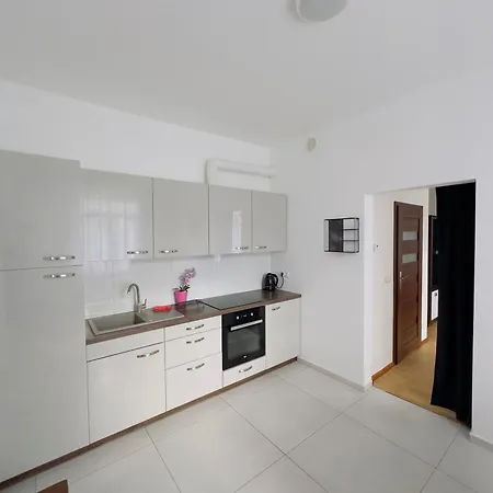 Maja 10-3 * Nowy Sącz